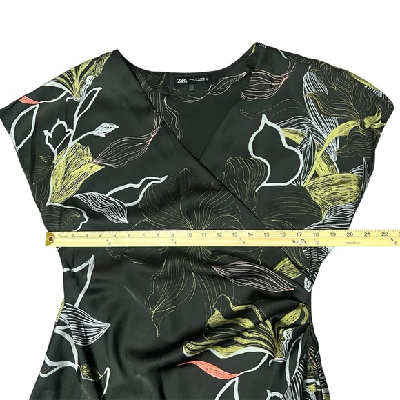 Zara Elegant Short Sleeve Silky Black Floral Wrap Midi Dress Size XL - Picture 7 of 7